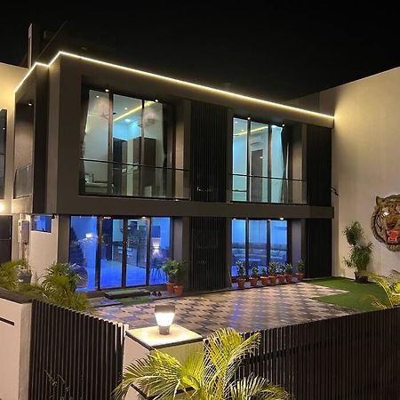 Stayhaven Starmount 4Bhk & Pool Mumbai Dış mekan fotoğraf