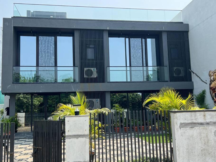 Stayhaven Starmount 4Bhk & Pool Mumbai Dış mekan fotoğraf