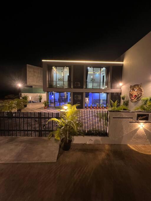 Stayhaven Starmount 4Bhk & Pool Mumbai Dış mekan fotoğraf