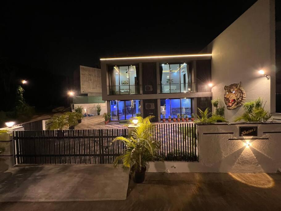Stayhaven Starmount 4Bhk & Pool Mumbai Dış mekan fotoğraf