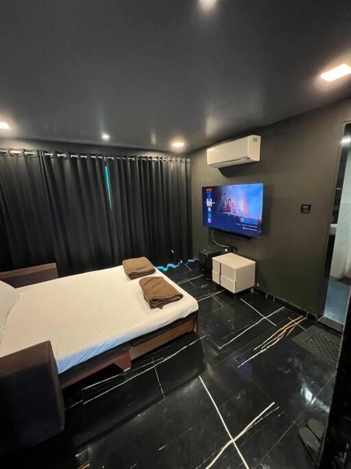 Stayhaven Starmount 4Bhk & Pool Mumbai Dış mekan fotoğraf