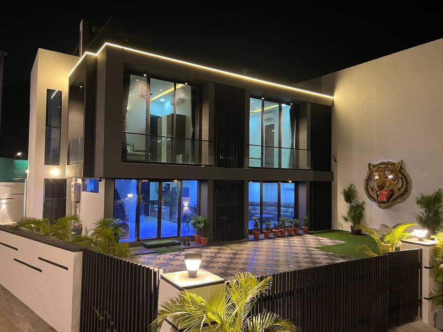 Stayhaven Starmount 4Bhk & Pool Mumbai Dış mekan fotoğraf